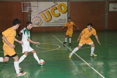 Un encuentro de futbol sala