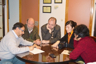 Directivos de la Facultad de Veterinaria y miembros de la delegacin durante una de las reuniones celebradas