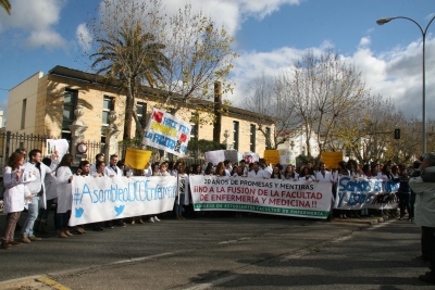 Un aspecto de la concentracin de esta maana frente al Rectorado