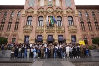 Foto de familia con los escolares que han asistido a la videoconferencia