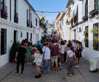 Renta media-alta y estudios universitarios: así es el turista que visita los Patios de Córdoba