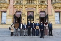 Foto de la delegación libia con las autoridades de la Universidad de Córdoba
